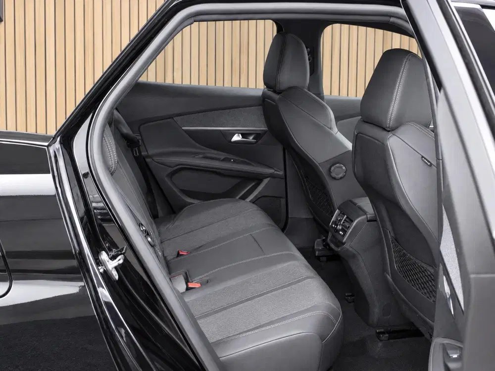 Peugeot 3008 1.6 HYbrid 225 GT Navigatie uit 2020, foto 11