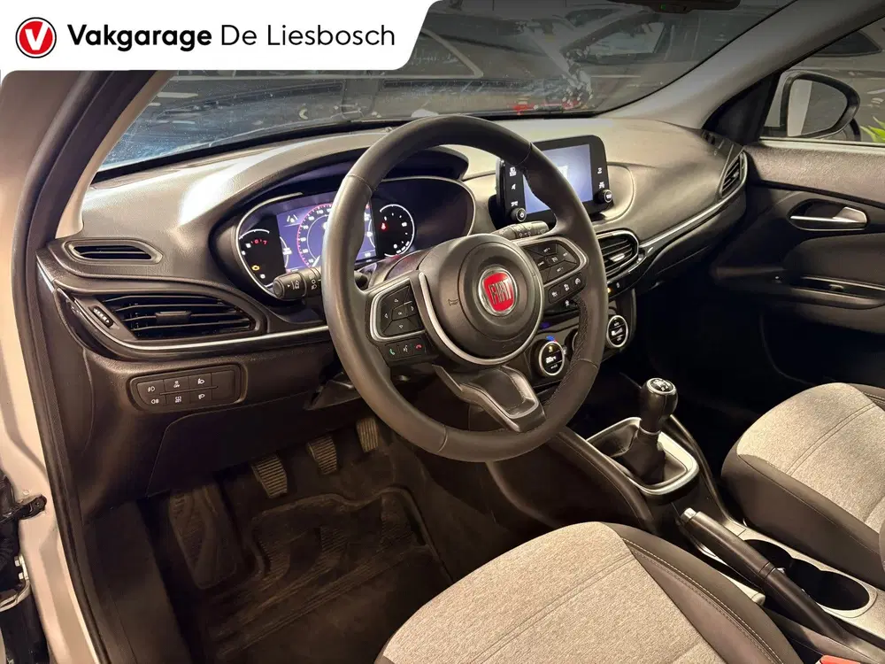 Fiat Tipo 1.0 City Cross uit 2022, foto 15
