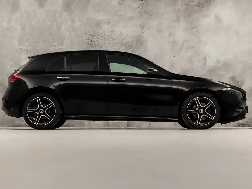 Mercedes-Benz A-Klasse 180 AMG Line Automaat (FABRIEKSGARANT uit 2023, foto 4