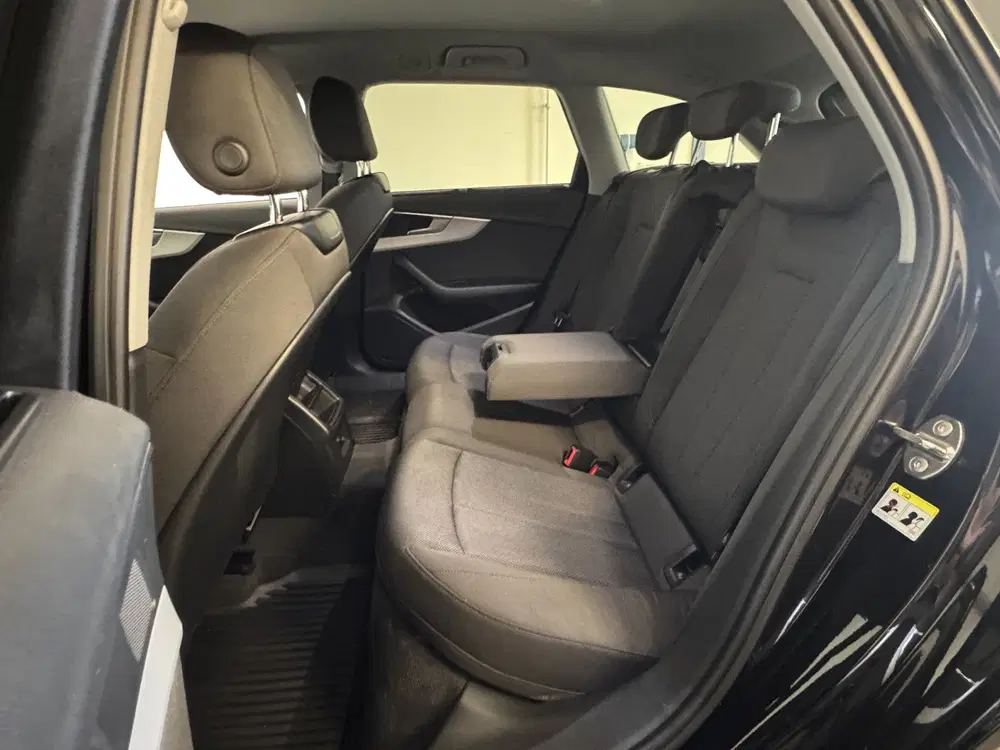Audi A4 35 TFSI 2.0 150PK S-TRONIC PRO-LINE NAVI uit 2022, foto 13