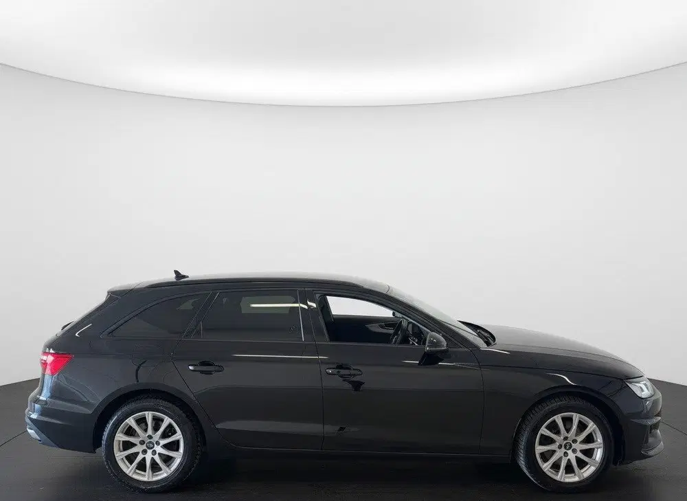 Audi A4 35 TFSI 2.0 150PK S-TRONIC PRO-LINE NAVI uit 2022, foto 5