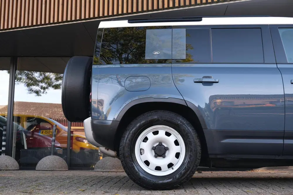 Land Rover Defender 2.0 D240 110 S uit 2021, foto 12