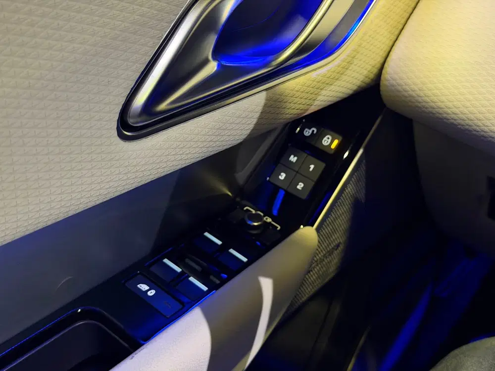 Land Rover Range Rover Velar 2.0 P300 Turbo AWD HSE R-Dynami uit 2019, foto 13