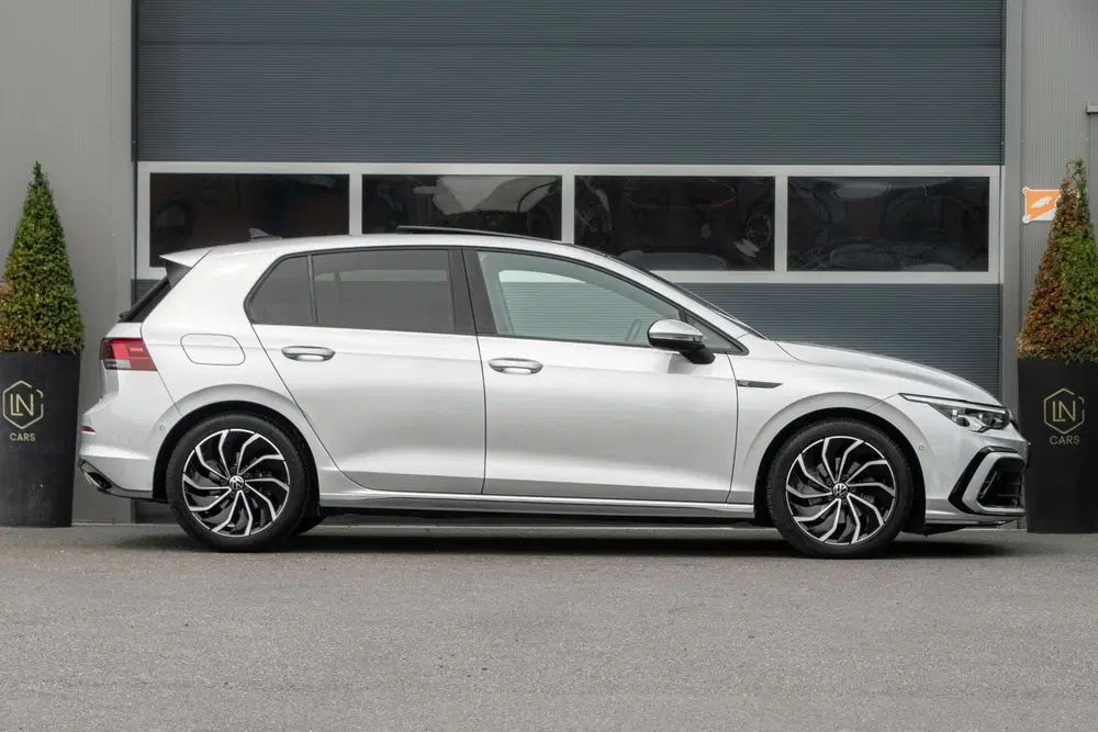 Volkswagen Golf 1.5 eTSI R-Line uit 2021, foto 10