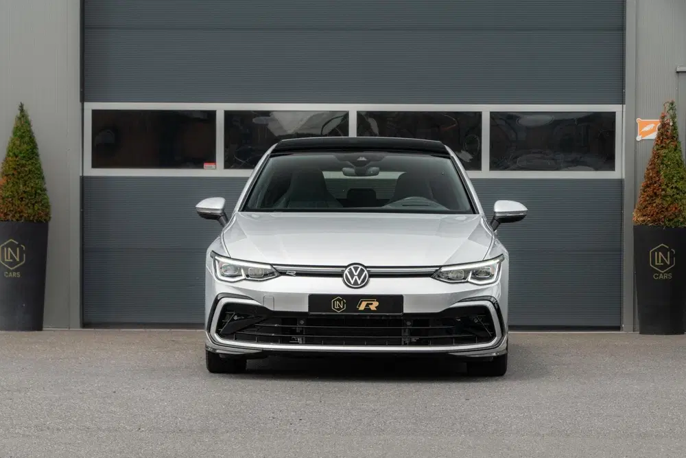 Volkswagen Golf 1.5 eTSI R-Line uit 2021, foto 2