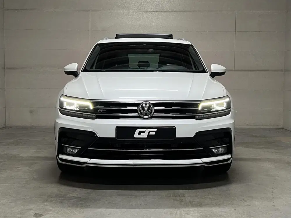 Volkswagen Tiguan 1.5 TSI R-Line Pano Virtual ACC NAP uit 2019, foto 12