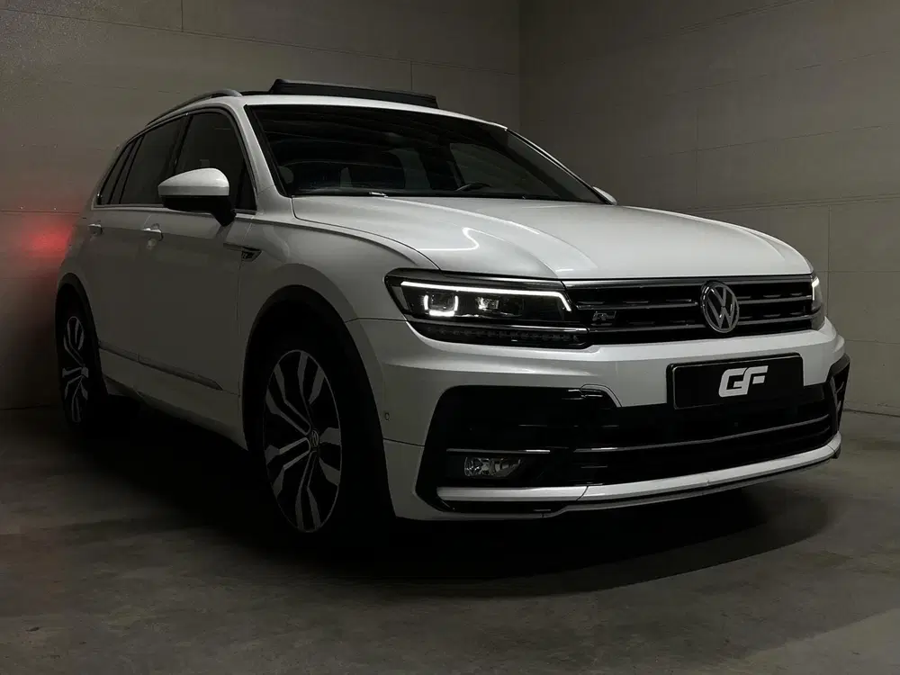 Volkswagen Tiguan 1.5 TSI R-Line Pano Virtual ACC NAP uit 2019, foto 13