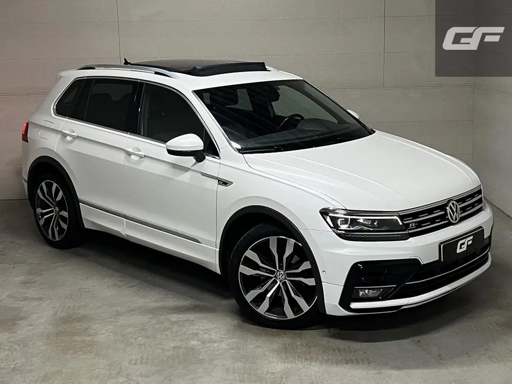 Volkswagen Tiguan 1.5 TSI R-Line Pano Virtual ACC NAP uit 2019, foto 2