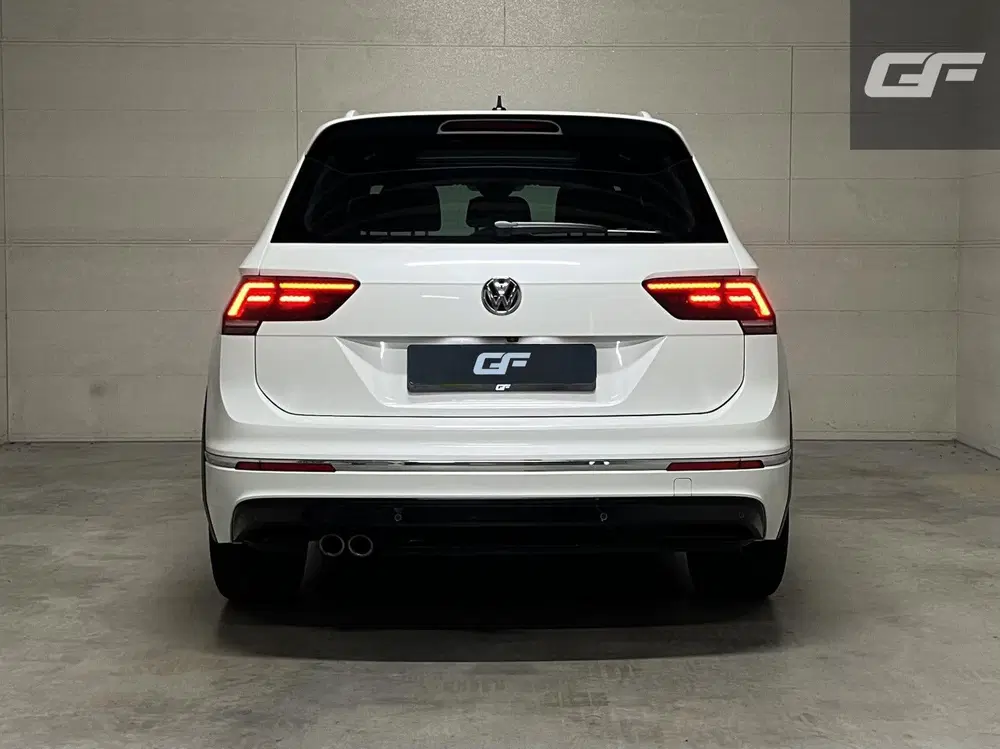Volkswagen Tiguan 1.5 TSI R-Line Pano Virtual ACC NAP uit 2019, foto 6