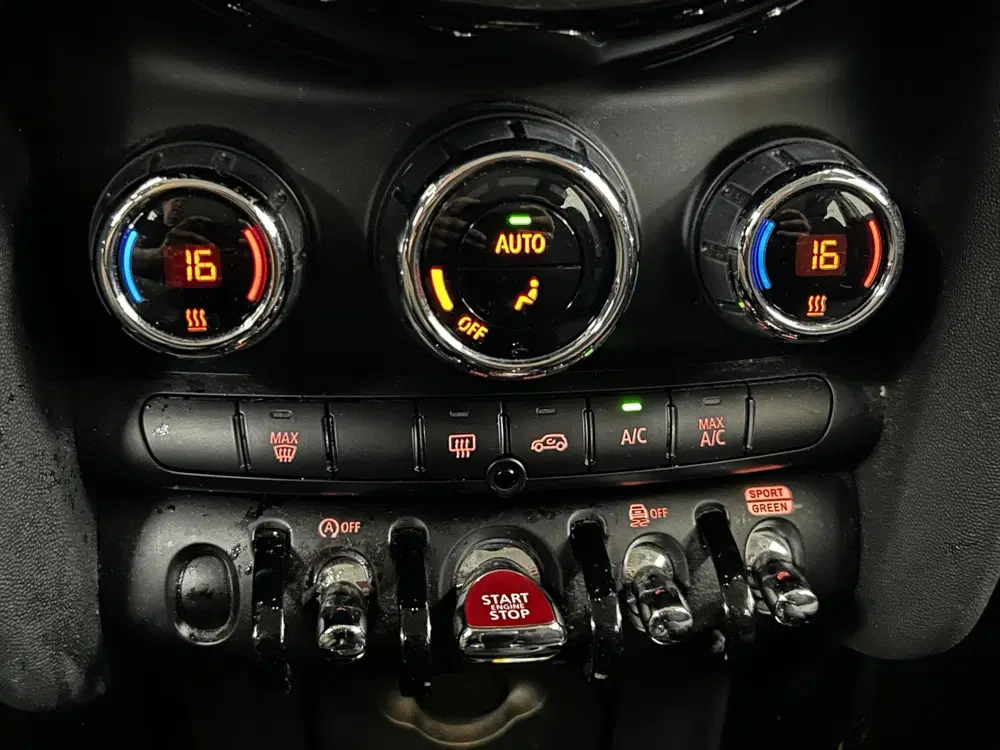 Mini Cooper 1.5 Cooper Business Edition NAVIGATIE uit 2022, foto 11