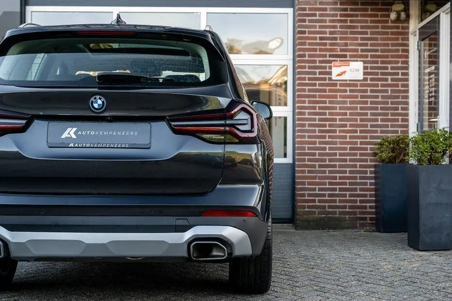 BMW X3 xDrive30e uit 2022, foto 3