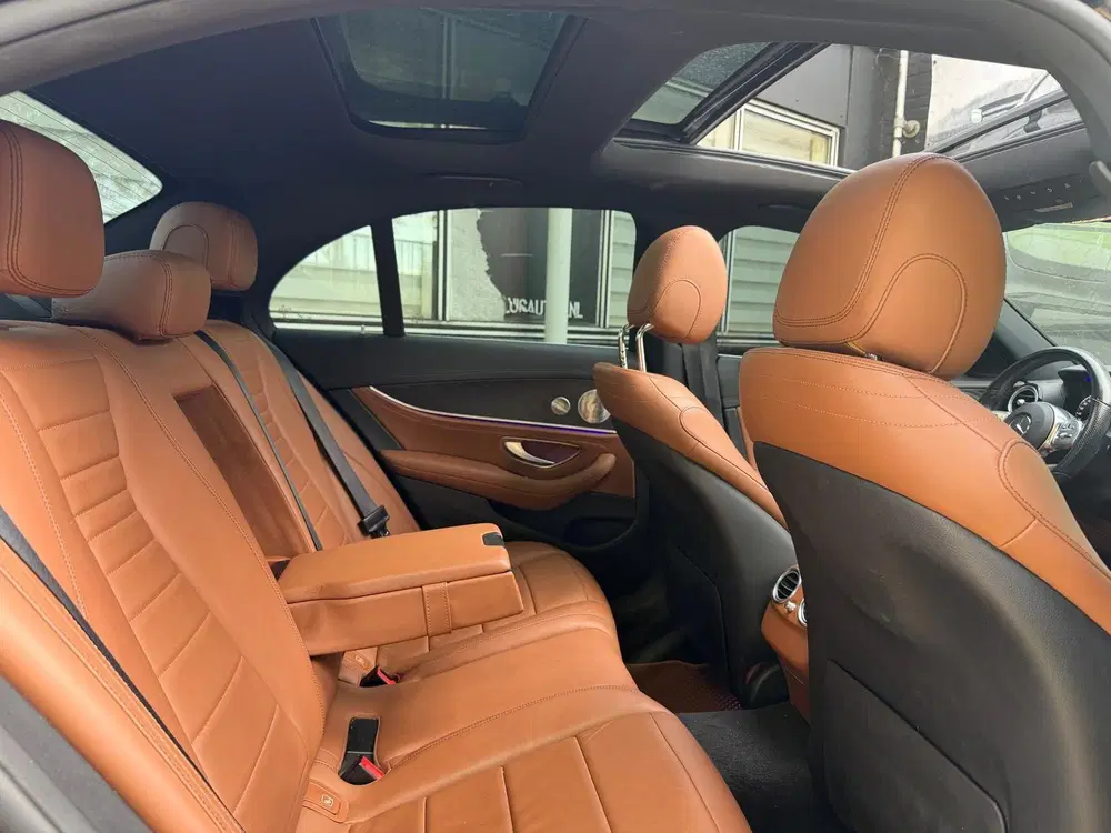 Mercedes-Benz E-Klasse 300 e Business Solution AMG Pano Carp uit 2019, foto 11