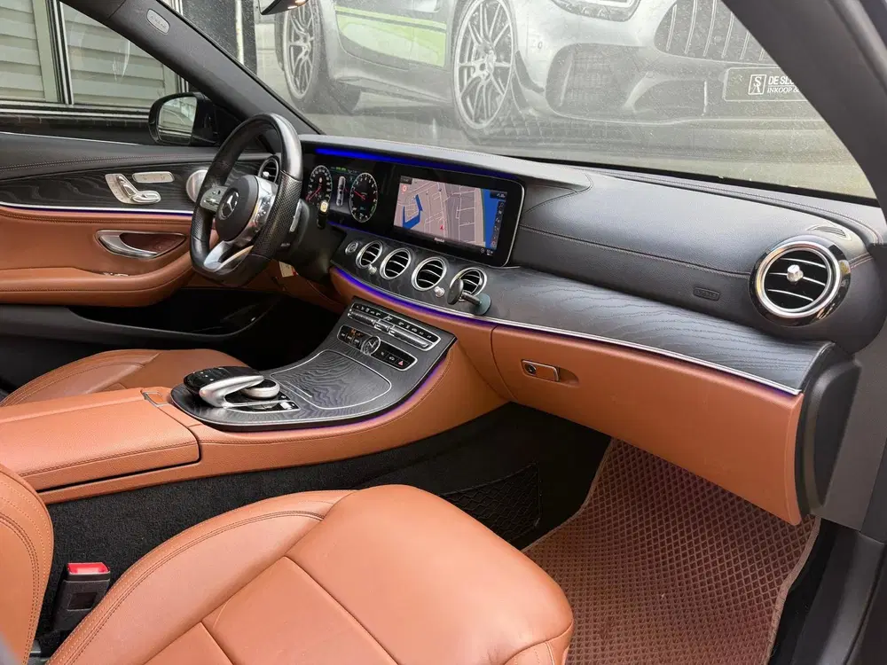 Mercedes-Benz E-Klasse 300 e Business Solution AMG Pano Carp uit 2019, foto 12