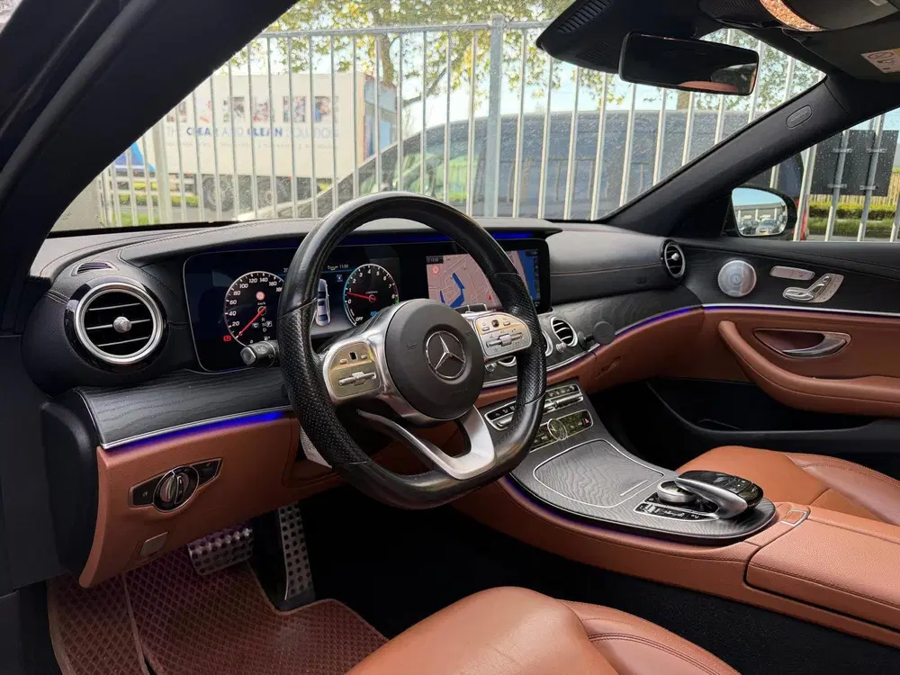 Mercedes-Benz E-Klasse 300 e Business Solution AMG Pano Carp uit 2019, foto 15