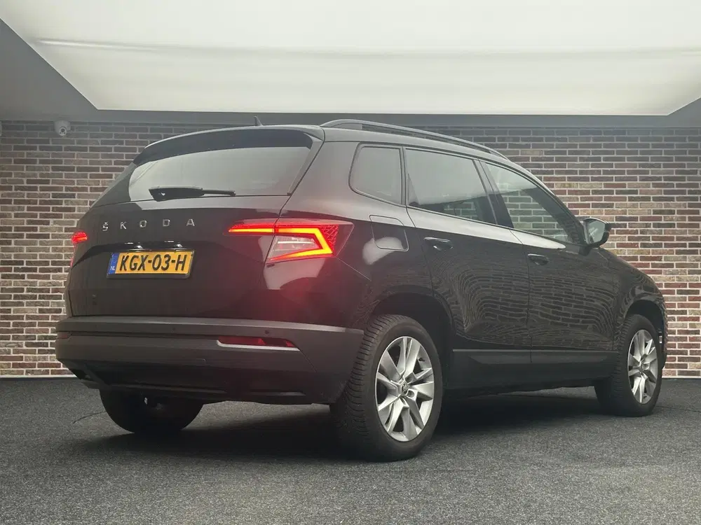 Skoda Karoq 1.5 TSI ACT Business Edition uit 2022, foto 2