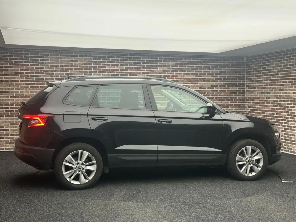 Skoda Karoq 1.5 TSI ACT Business Edition uit 2022, foto 4