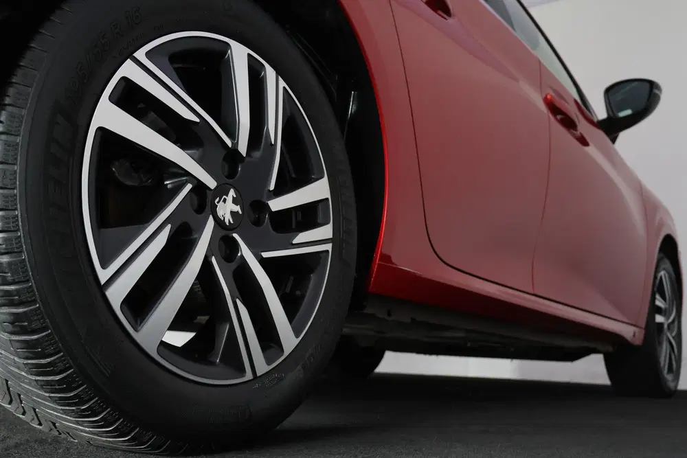 Peugeot 208 1.2T Aut. PACK Active NAVI uit 2023, foto 13