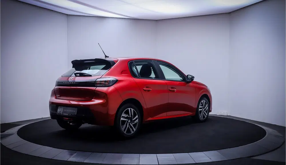 Peugeot 208 1.2T Aut. PACK Active NAVI uit 2023, foto 5