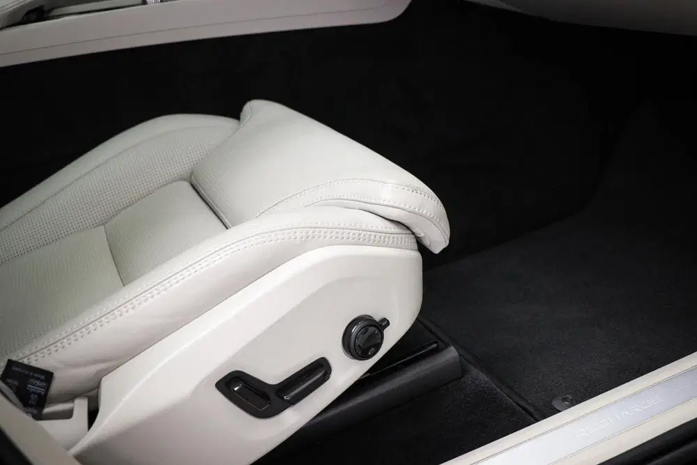 Volvo XC60 2.0 T6 Plug-in hybrid AWD Inscription uit 2022, foto 13