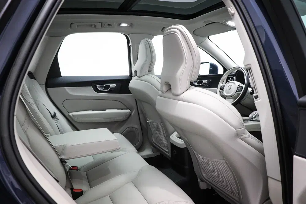 Volvo XC60 2.0 T6 Plug-in hybrid AWD Inscription uit 2022, foto 14