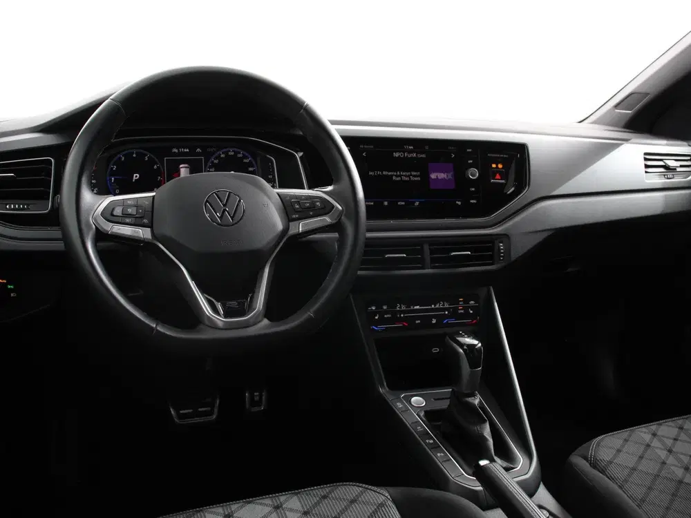 Volkswagen Taigo 1.5 TSI 150pk R-Line + Automaat Navigatie uit 2023, foto 2