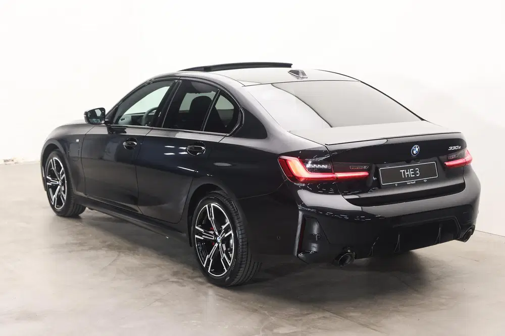 BMW 3-serie 330e M Sport Automaat uit 2026, foto 2
