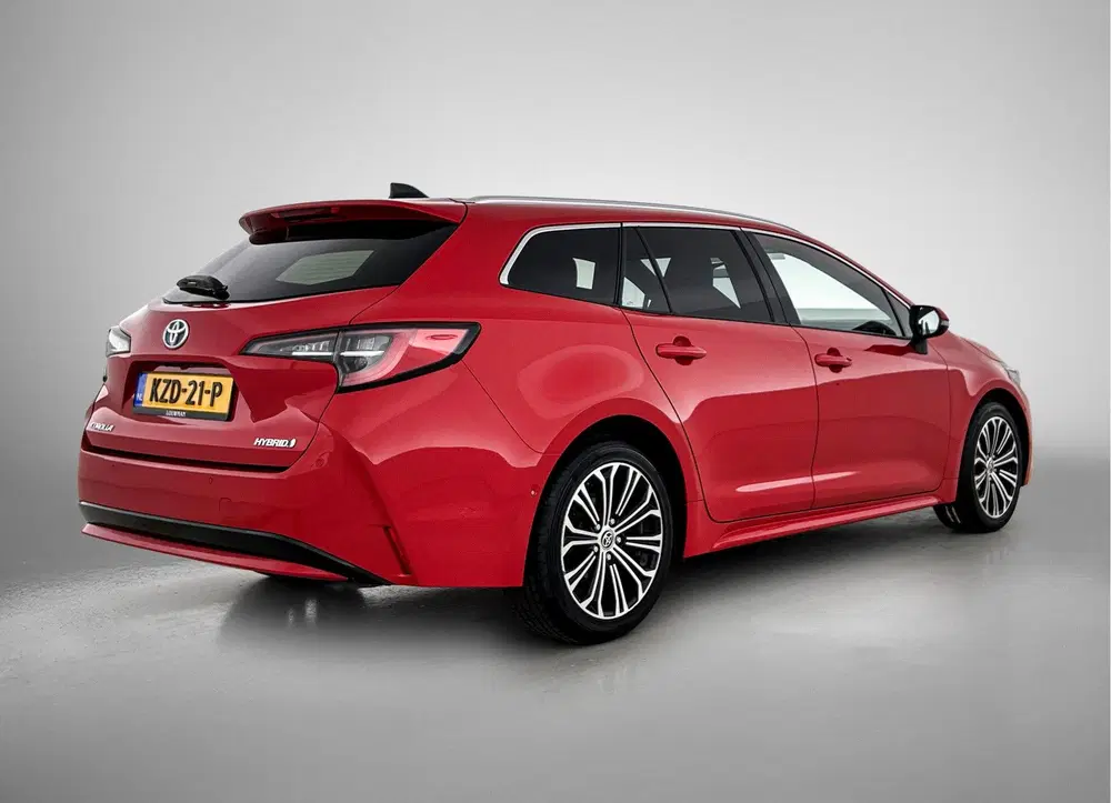 Toyota Corolla 1.8 Hybrid Executive uit 2022, foto 2