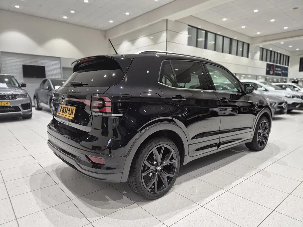 Volkswagen T-Cross 1.5 TSI Style Business R-line uit 2024, foto 2