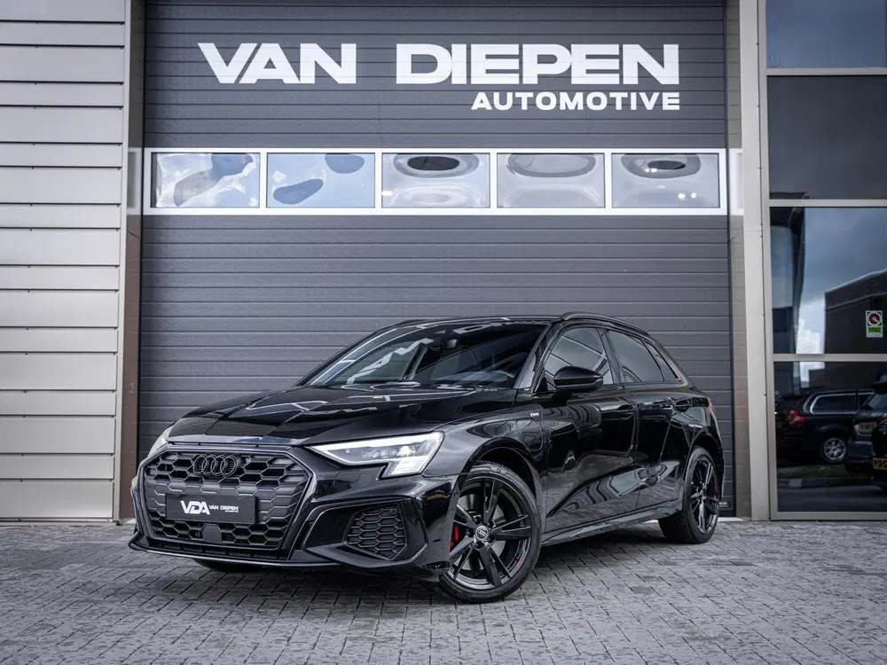 Audi A3 45 TFSI e S edition Competition 3xS-line uit 2023