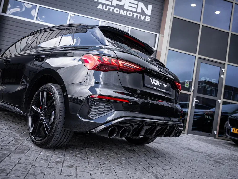 Audi A3 45 TFSI e S edition Competition 3xS-line uit 2023, foto 10