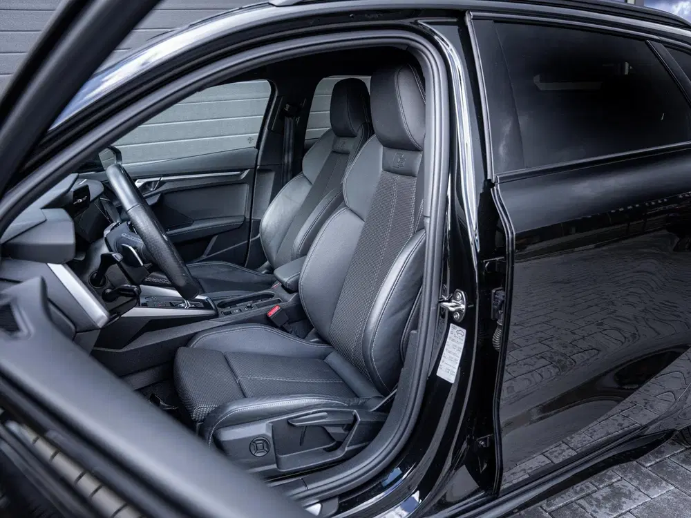 Audi A3 45 TFSI e S edition Competition 3xS-line uit 2023, foto 13