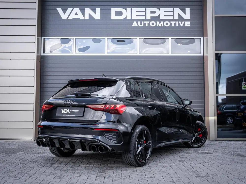 Audi A3 45 TFSI e S edition Competition 3xS-line uit 2023, foto 6