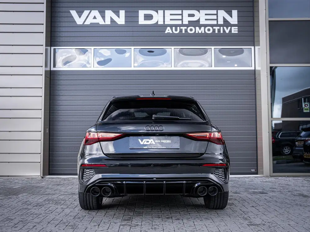 Audi A3 45 TFSI e S edition Competition 3xS-line uit 2023, foto 7