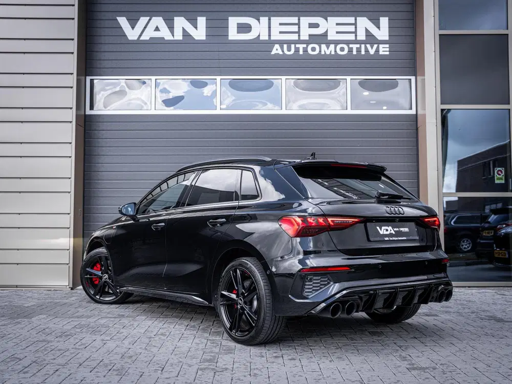 Audi A3 45 TFSI e S edition Competition 3xS-line uit 2023, foto 8