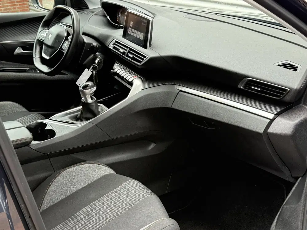 Peugeot 3008 1.2 Cruise Carplay Camera NL Auto Unkiek 7 uit 2020, foto 3