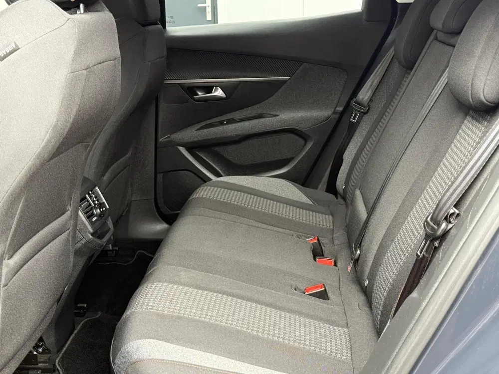 Peugeot 3008 1.2 Cruise Carplay Camera NL Auto Unkiek 7 uit 2020, foto 9