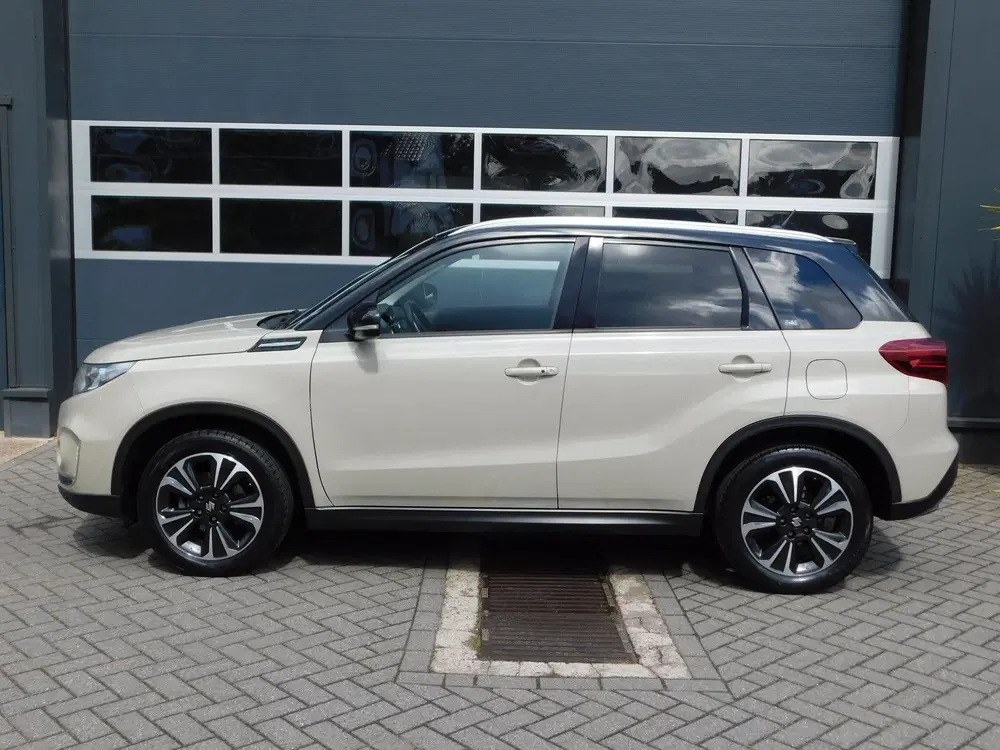 Suzuki Vitara 1.4 Boosterjet Style Smart Hybrid uit 2020, foto 2