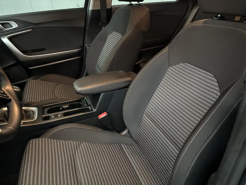 Kia Ceed 1.5 T-GDi DynamicLine uit 2025, foto 7