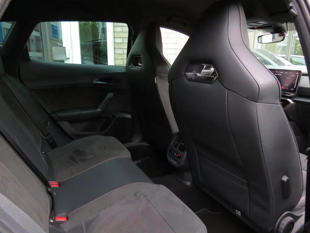 Cupra Formentor 1.4 e-Hybrid VZ 245 TRIBE EDITION Camera uit 2024, foto 10
