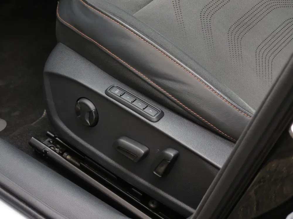 Cupra Formentor 1.4 e-Hybrid VZ 245 TRIBE EDITION Camera uit 2024, foto 13
