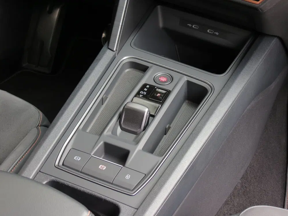 Cupra Formentor 1.4 e-Hybrid VZ 245 TRIBE EDITION Camera uit 2024, foto 14