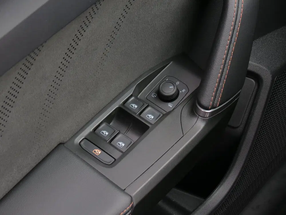 Cupra Formentor 1.4 e-Hybrid VZ 245 TRIBE EDITION Camera uit 2024, foto 15