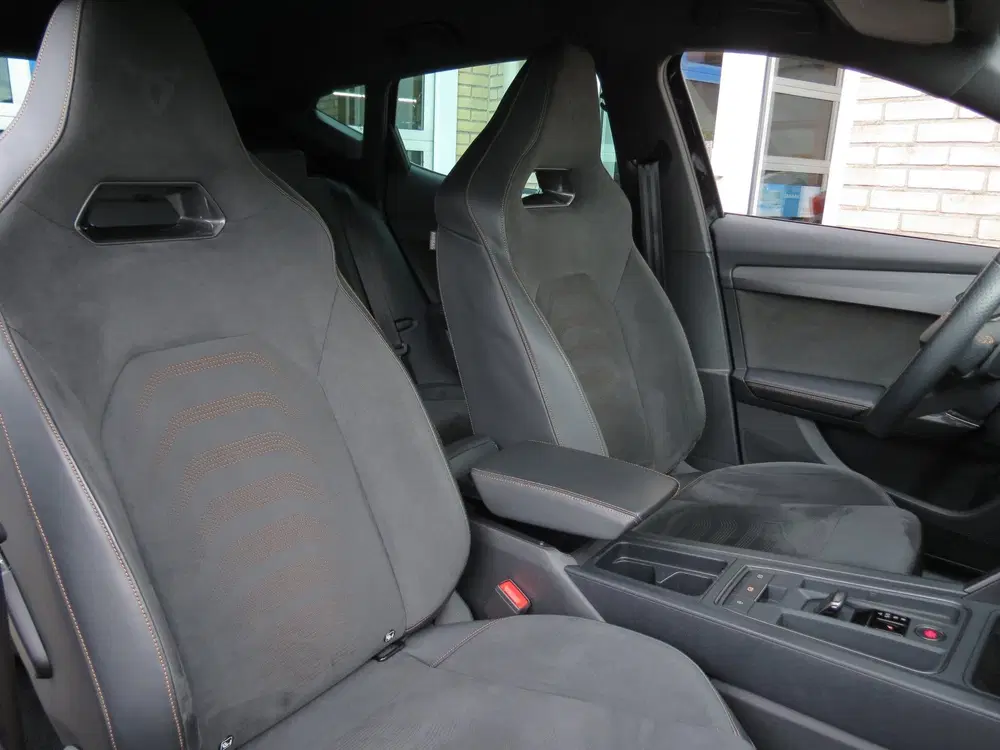 Cupra Formentor 1.4 e-Hybrid VZ 245 TRIBE EDITION Camera uit 2024, foto 6