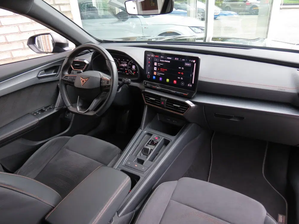 Cupra Formentor 1.4 e-Hybrid VZ 245 TRIBE EDITION Camera uit 2024, foto 7