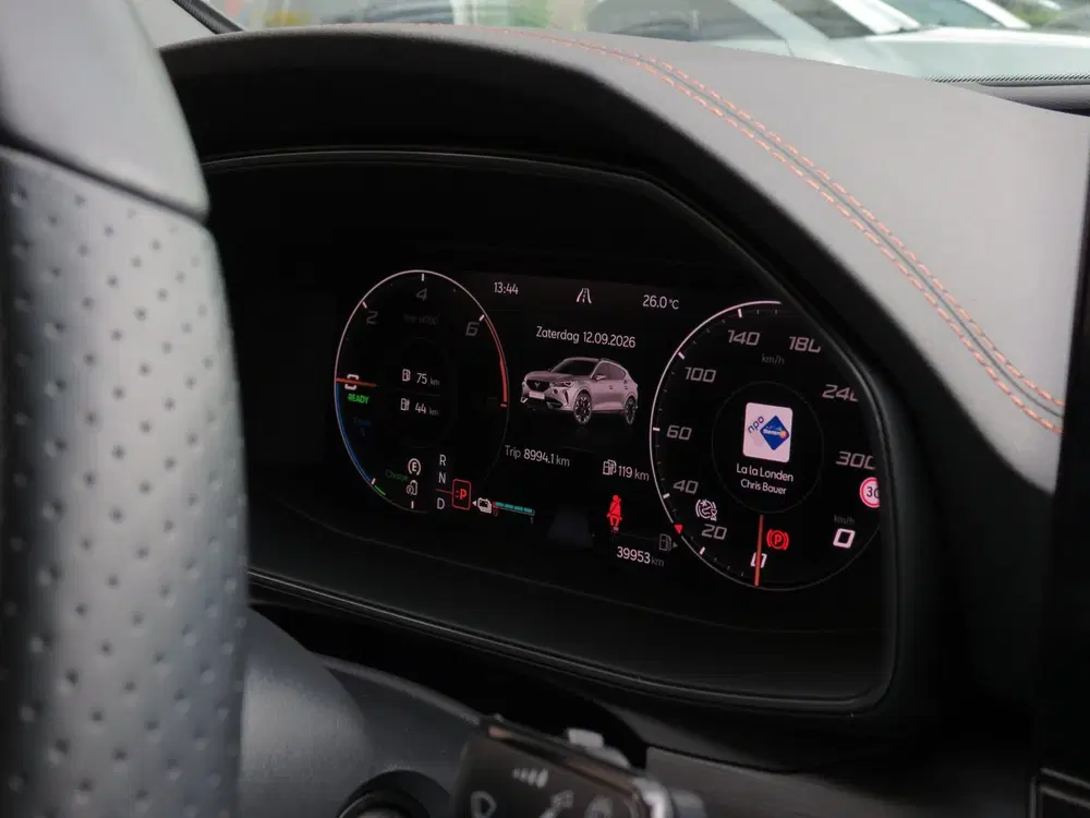 Cupra Formentor 1.4 e-Hybrid VZ 245 TRIBE EDITION Camera uit 2024, foto 9