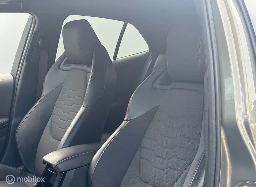 Toyota Corolla 2.0 Hybrid Executive JBL HUD uit 2019, foto 12