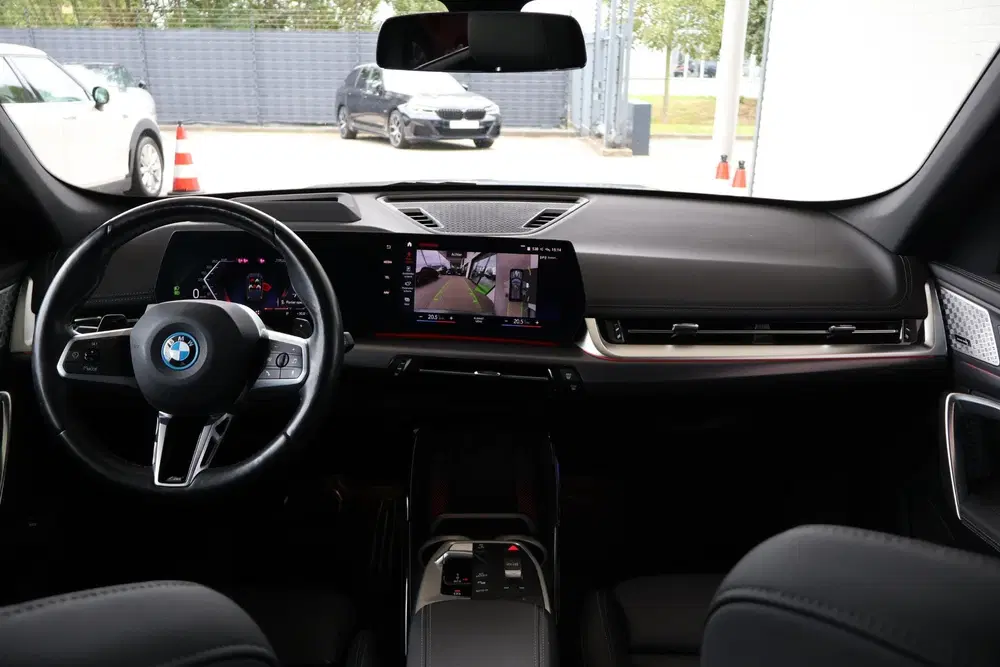 BMW X1 xDrive30e uit 2023, foto 12