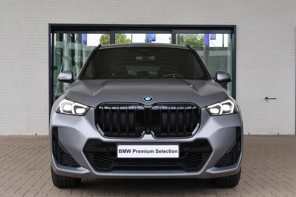 BMW X1 xDrive30e uit 2023, foto 3