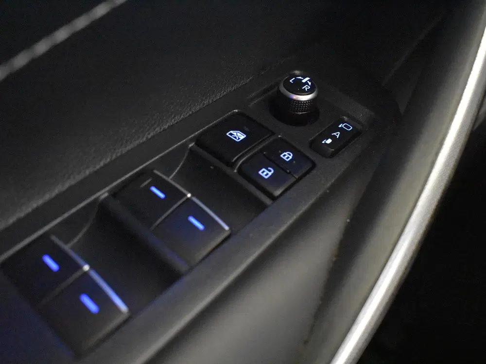 Toyota Corolla 2.0 Hybrid Business Plus uit 2022, foto 12