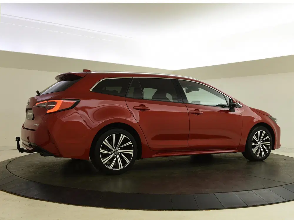 Toyota Corolla 2.0 Hybrid Business Plus uit 2022, foto 2
